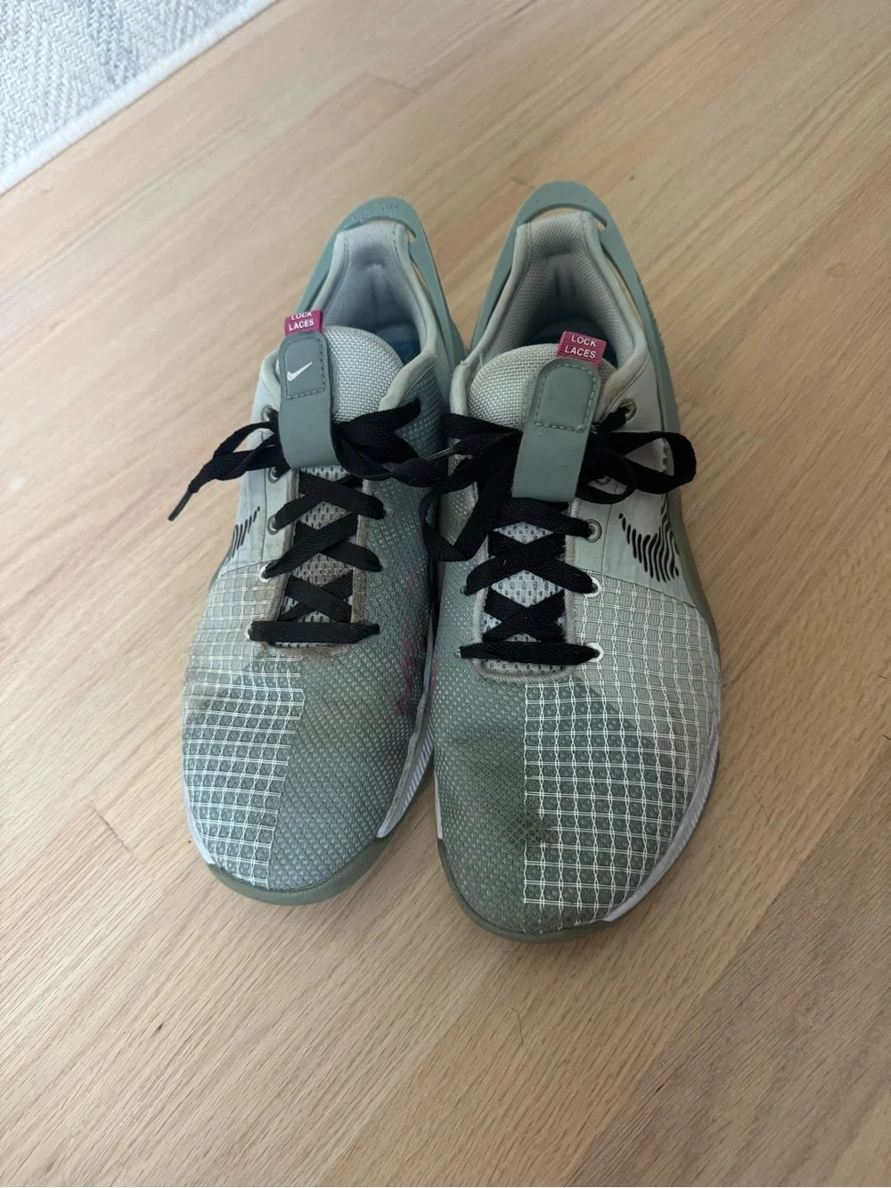 Nikes women metcon 8 training shoe